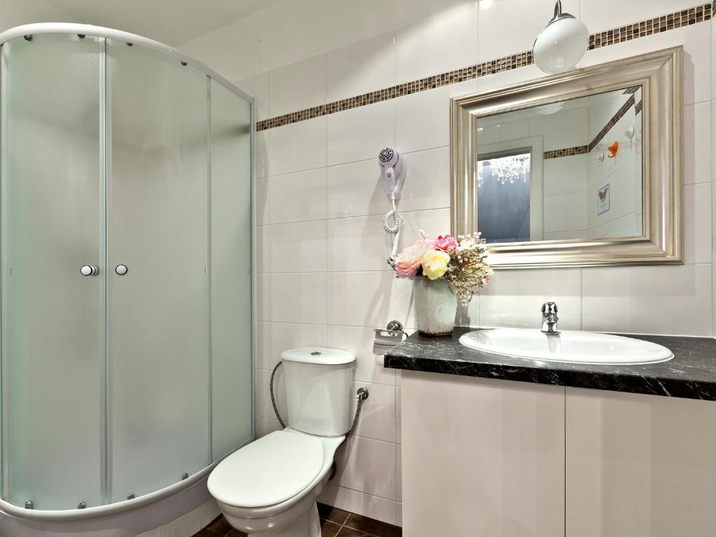 Cathedral Prague Apartments - Resim 42