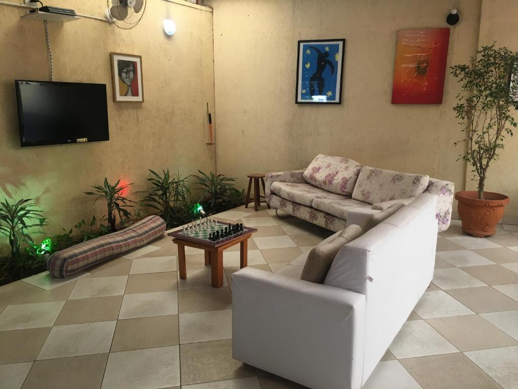  Praça da Árvore Hostel