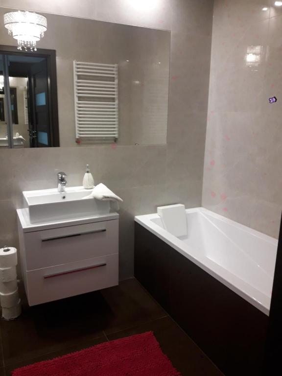 Apartamenty Sady Nałęczowskie - 2ベッドルームのアパート