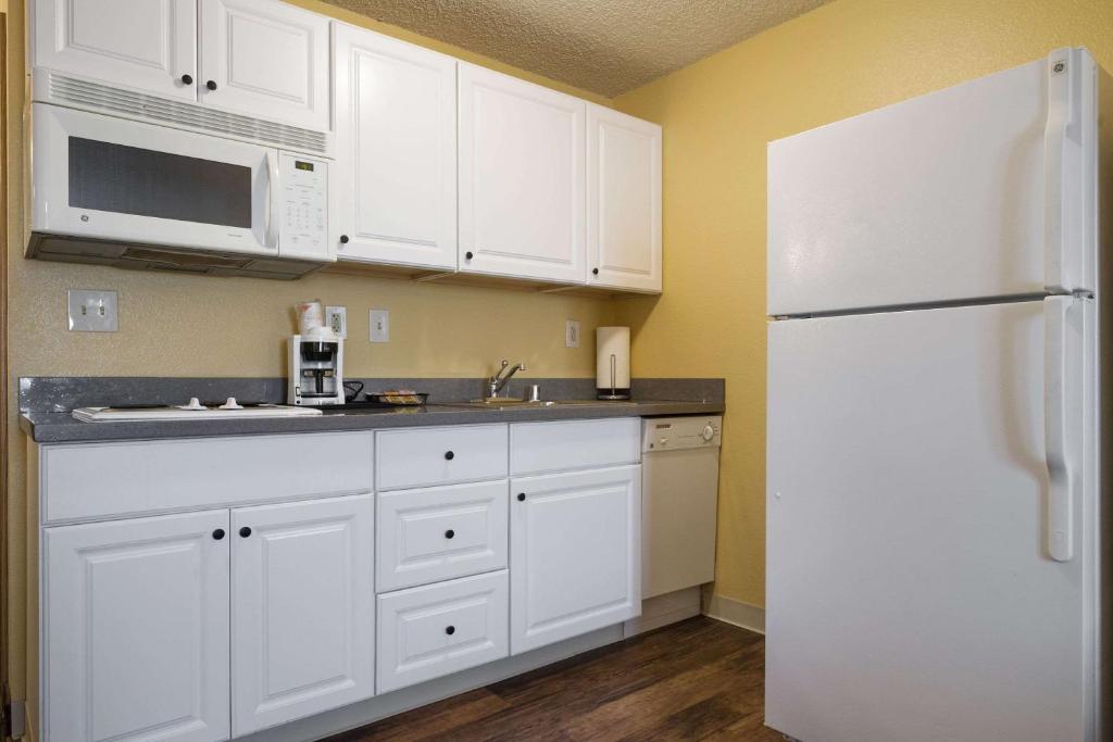 Quality Inn & Suites Silverdale Bangor-Keyport - King Suite - No Fumadores