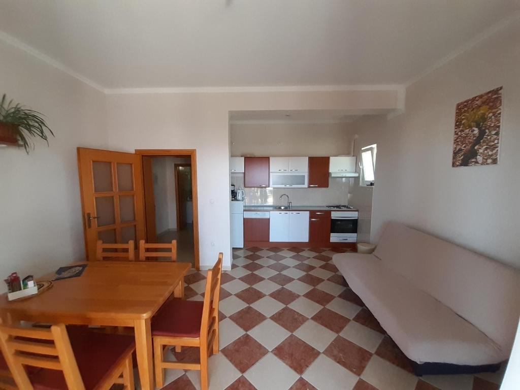Kuchyňa alebo kuchynka v ubytovaní Apartments Primosten