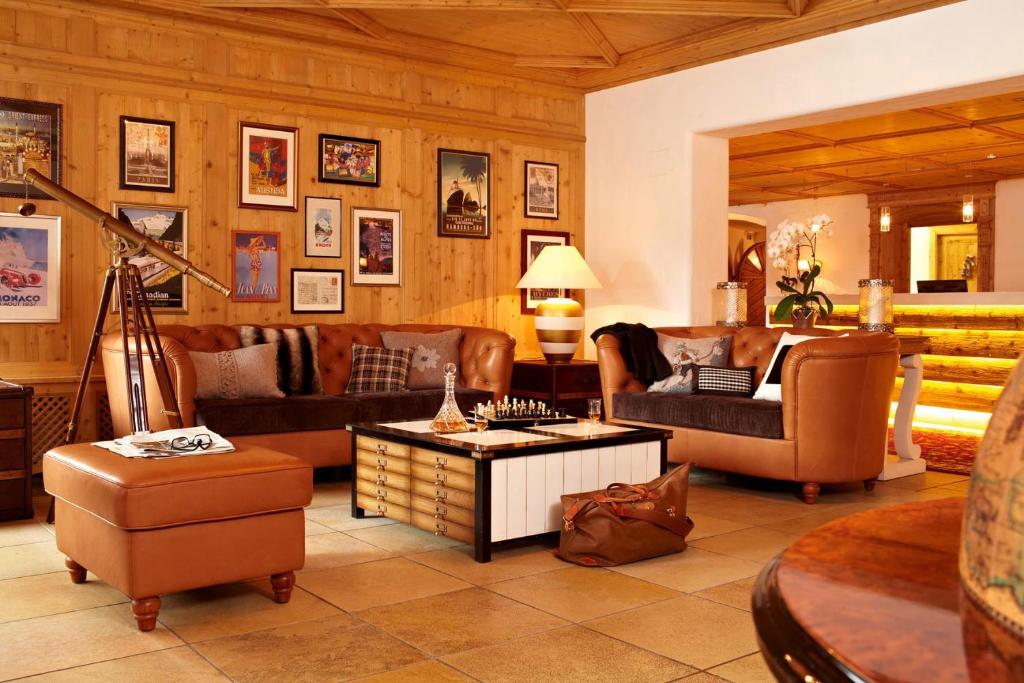 Posezení v ubytování die Krone von Lech - Romantikhotel - Luxushotel in bester Lage