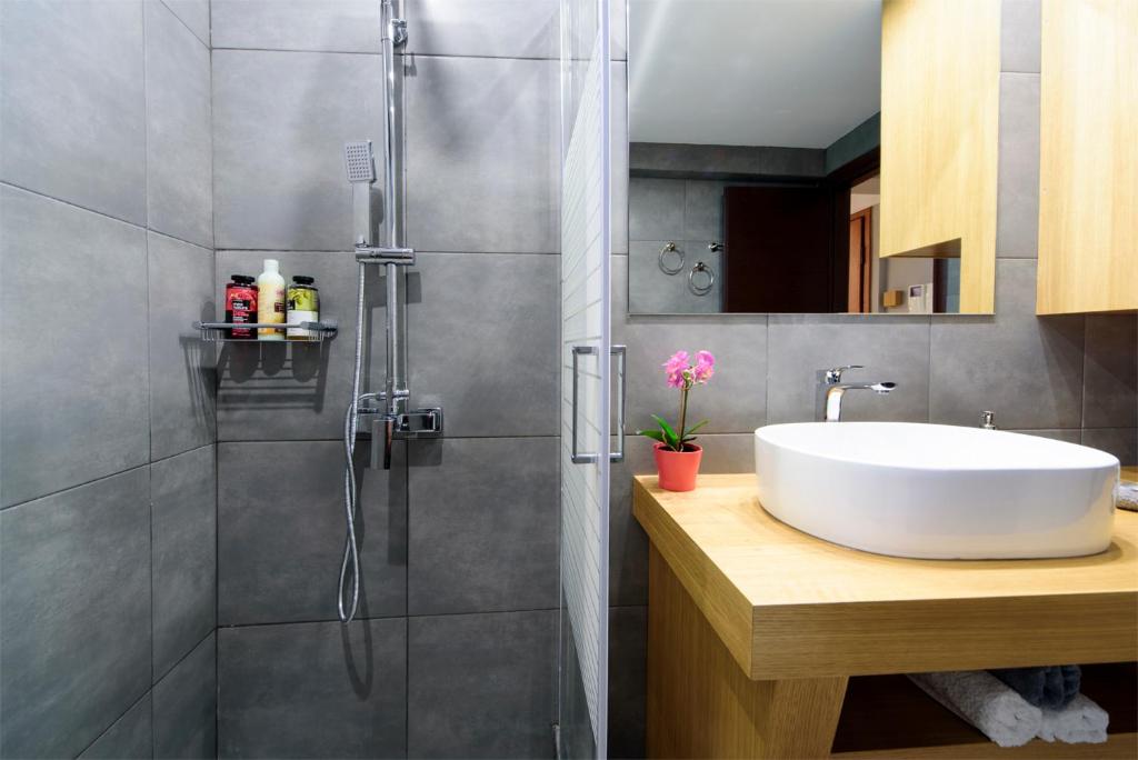 Kúpeľňa v ubytovaní M&D Luxury Suites in central Athens
