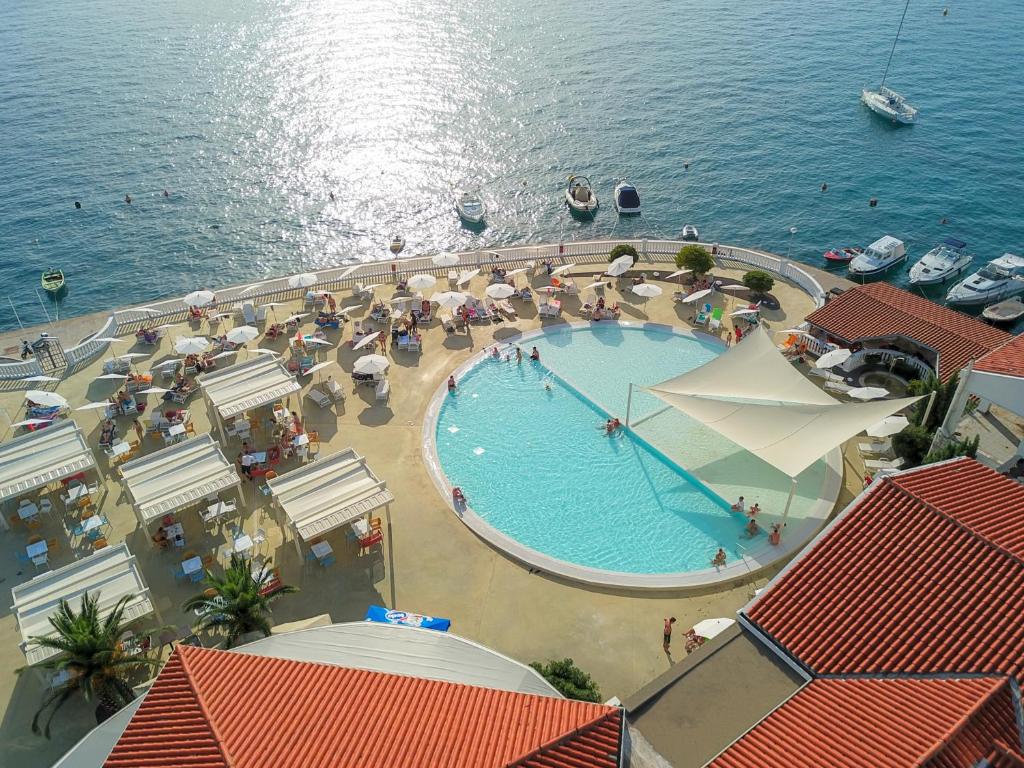 Een algemene foto of uitzicht op zee vanuit het hotel