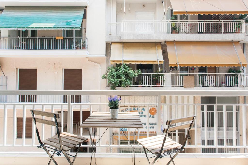 Cozy, Central, Safe Double rooms in apartment, close to Acropolis - 带共享浴室的基本三重房间