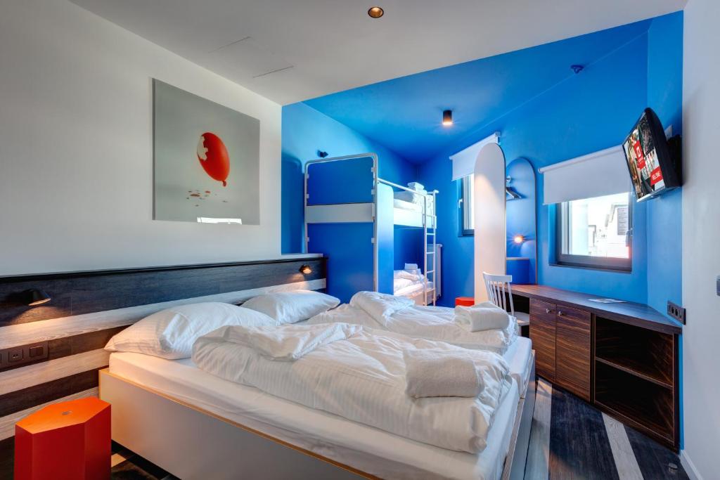 MEININGER Hotel Bruxelles Gare du Midi - Quadruple Room