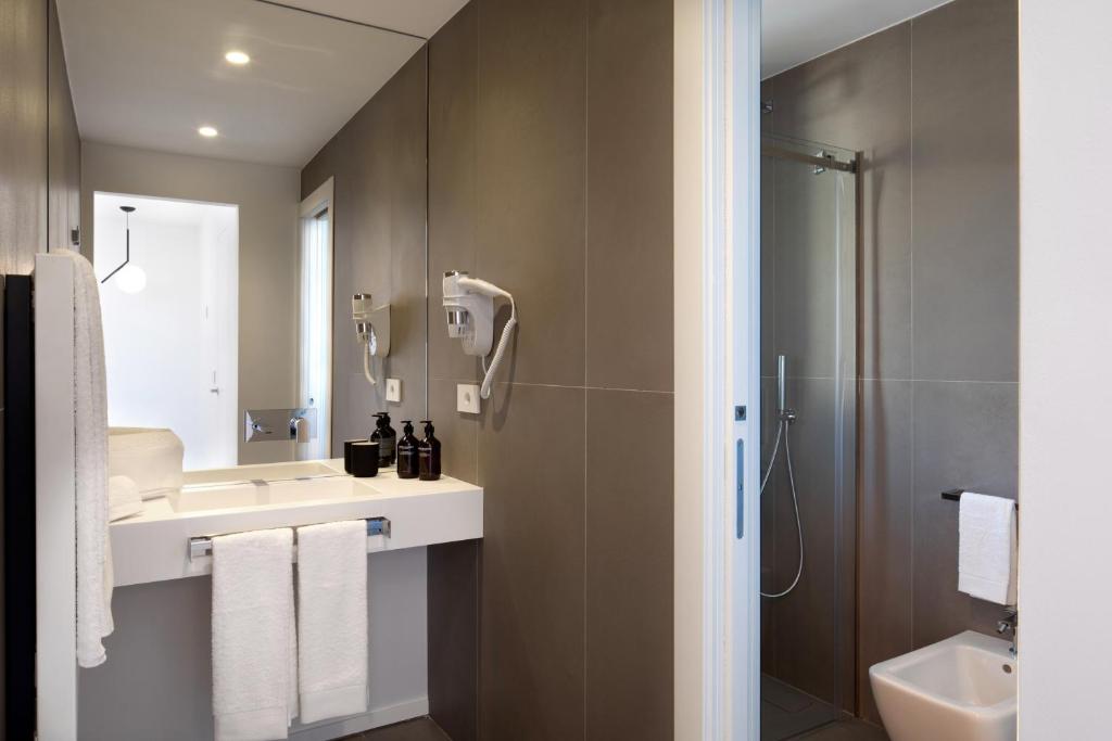 A bathroom at The View Luxury Apartments Taormina
