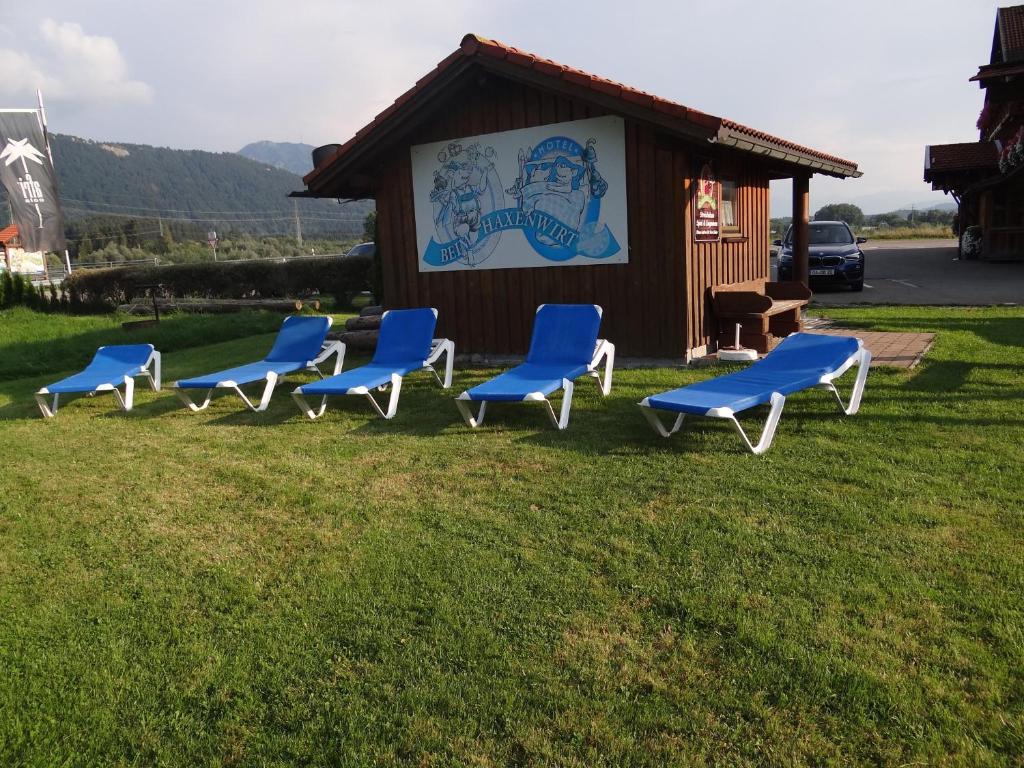 Nespecifikovaný výhled na hory nebo výhled na hory při pohledu z hotelu