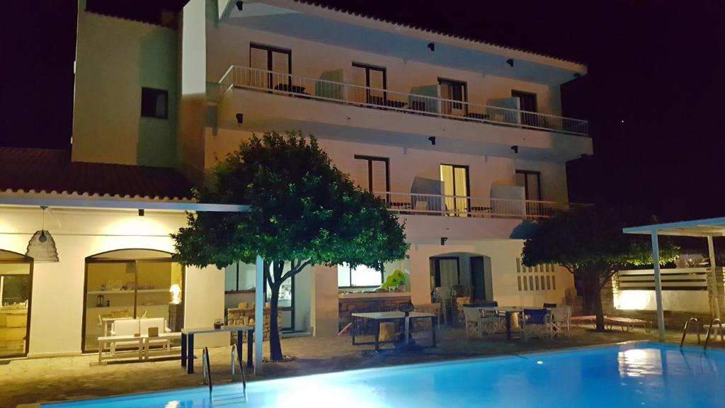 Bazén v ubytování Apollon Resort nebo v jeho okolí