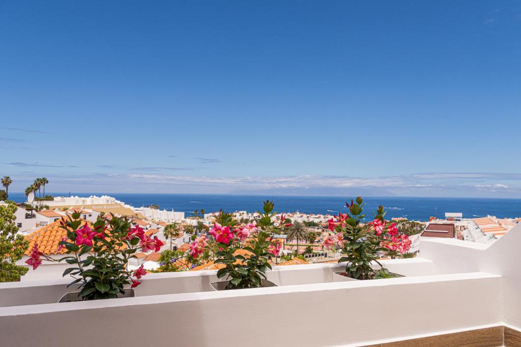 Casa Calma - Modern house with panoramic sea view, Адехе ...