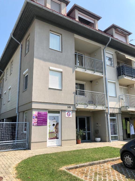 Budova, v ktorej sa apartmán nachádza