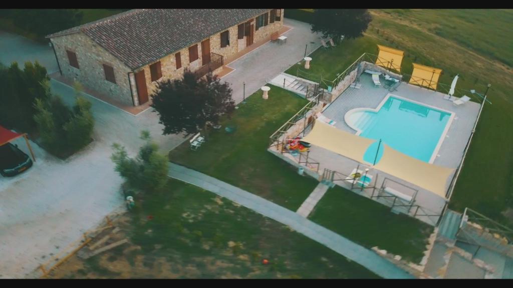 The swimming pool at or close to Agriturismo Il Falco