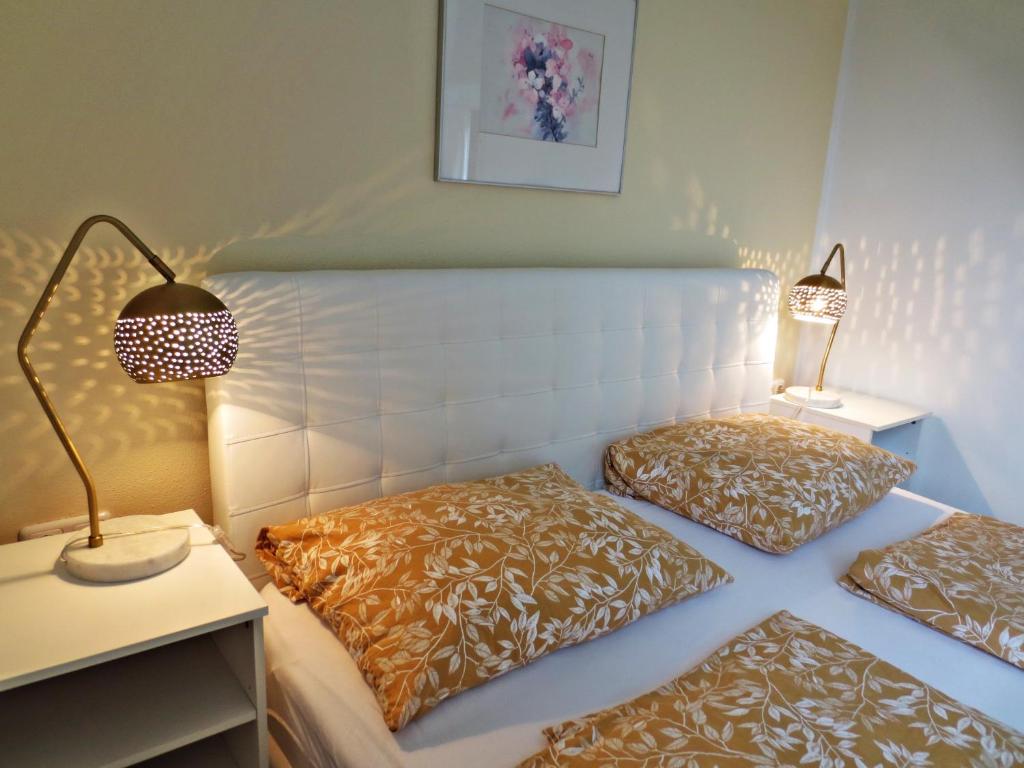 FLORES, Ferienhaus oder Doppelzimmer, im Grünen, 5 Gehminuten ins Zentrum, Parkplatz, zero emissions - Casa De Dos Dormitorios
