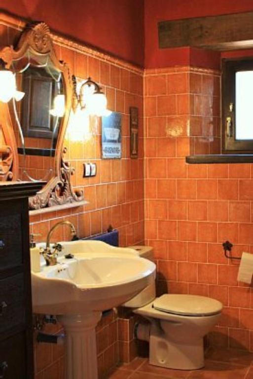 A bathroom at La Torre de San Esteban