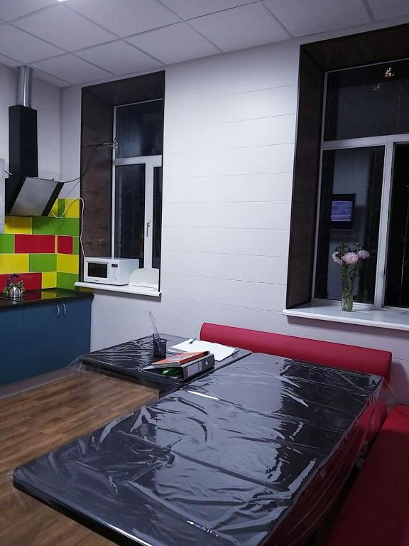 Kuchyň nebo kuchyňský kout v ubytování Hostel 777 Vokzal