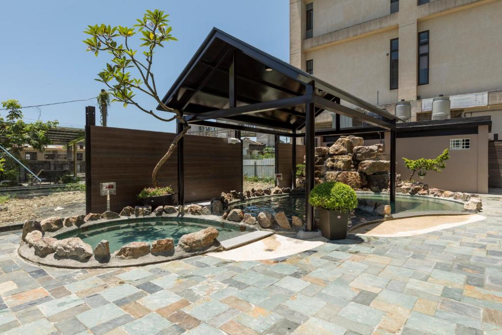 Bazén v ubytování Chuang-tang Spring Spa Hotel nebo v jeho okolí