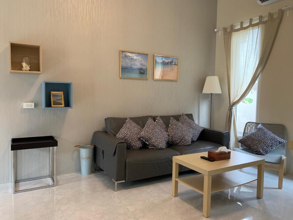 Posezení v ubytování W House Ranong 1Bedroom villa