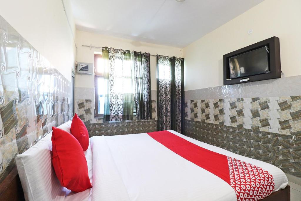 Oyo 46825 Krishna Lodge Bulandshahr India - Bookingcom