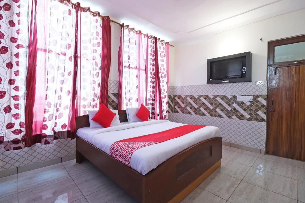 Oyo 46825 Krishna Lodge Bulandshahr India - Bookingcom