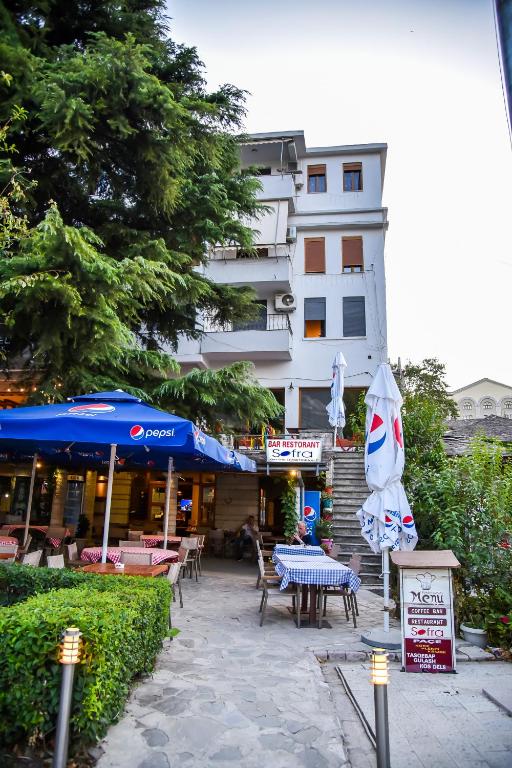 Budova, kde se hotel nachází