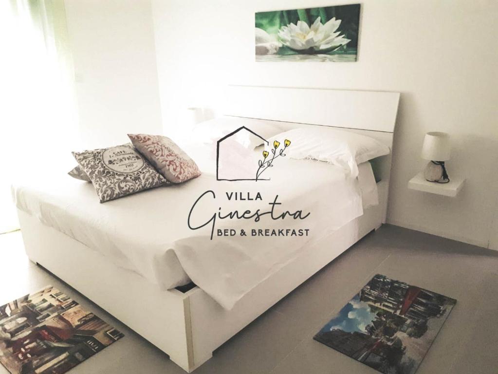 ペスカーラにあるB&B Villa Ginestraのベッドルーム1室(ベッド1台付)