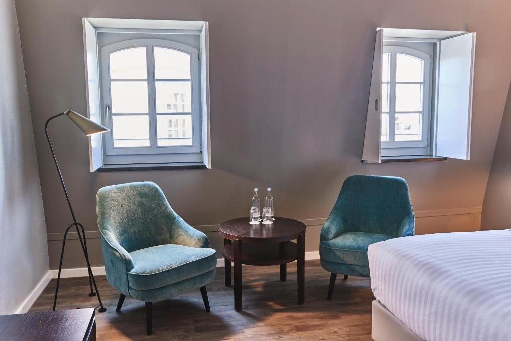 Posezení v ubytování Steigenberger Hotel de Saxe