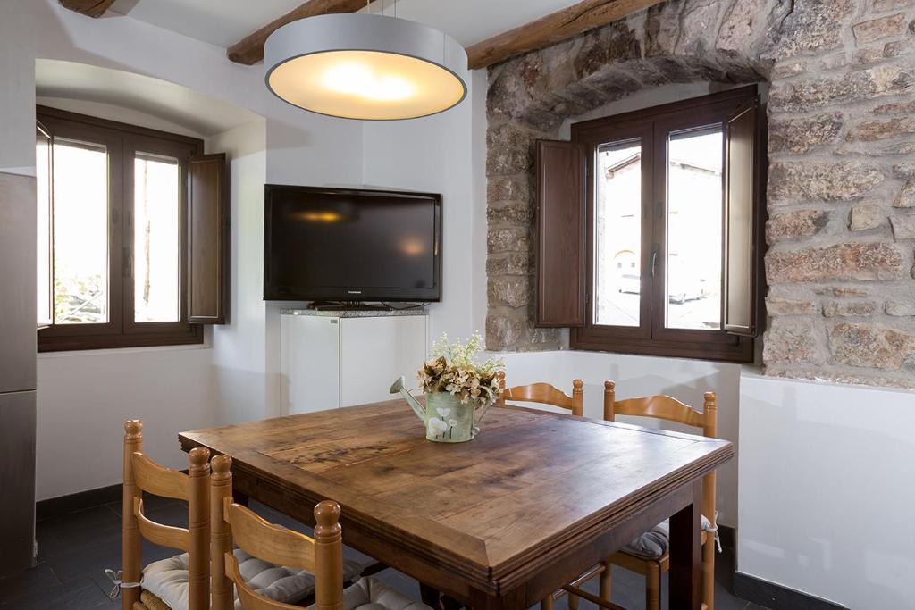 TV a/nebo společenská místnost v ubytování Casa Rural Enea