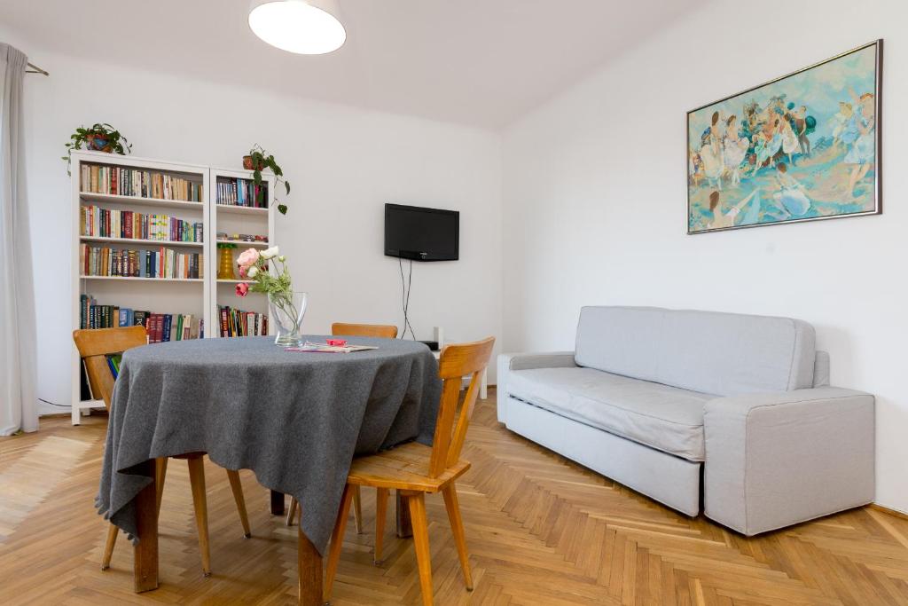 Royal Route Apartment for 10 people - Two-Bedroom Apartment