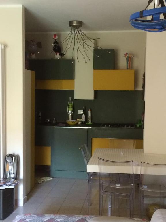 Kuchyňa alebo kuchynka v ubytovaní PIANO TERRA CON GIARDINO VICINO AL MARE