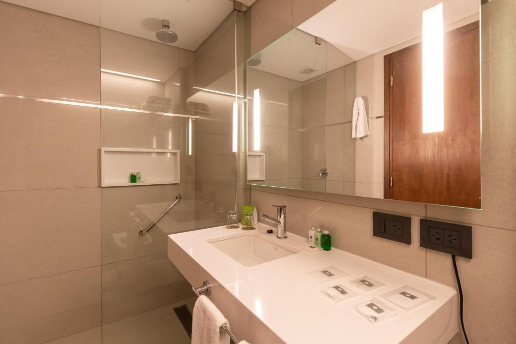 Koupelna v ubytování Yrigoyen 111 Hotel
