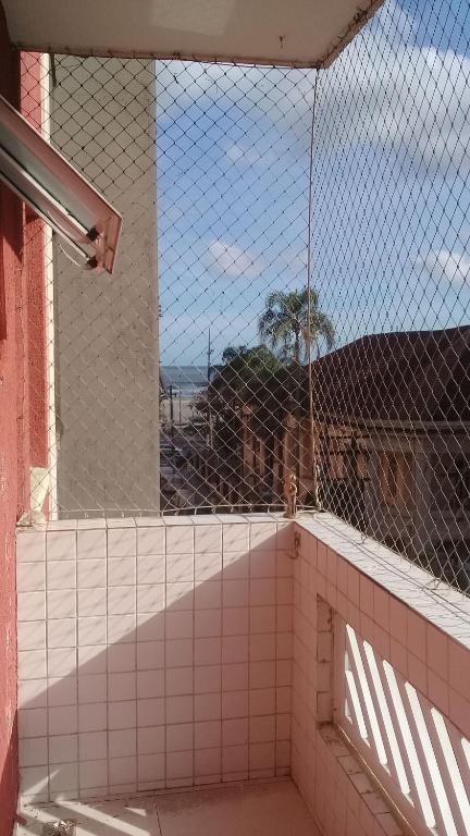  Apartamento vento e mar 2 quartos na quadra da praia