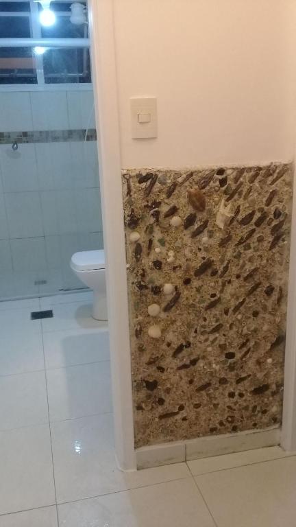  Apartamento vento e mar 2 quartos na quadra da praia