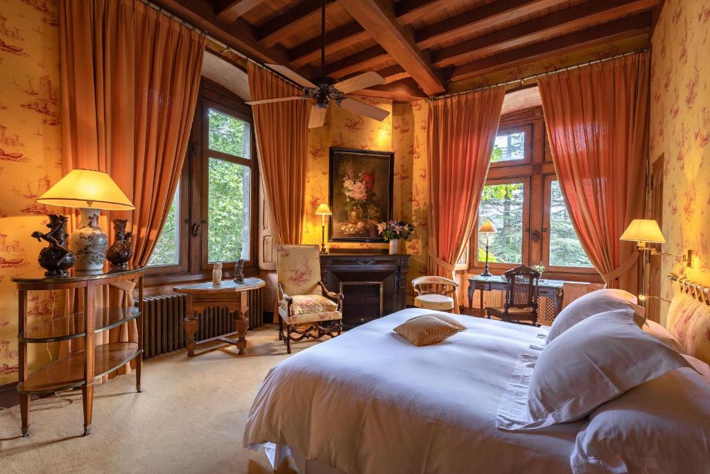 Postel nebo postele na pokoji v ubytování Château De Riell