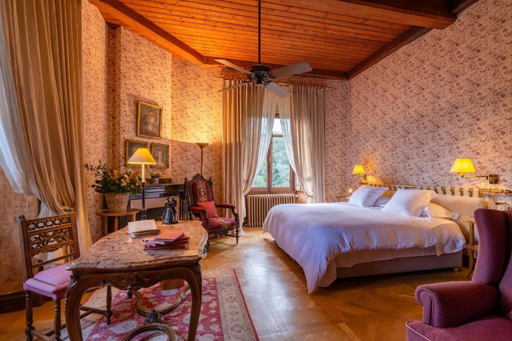 Postel nebo postele na pokoji v ubytování Château De Riell
