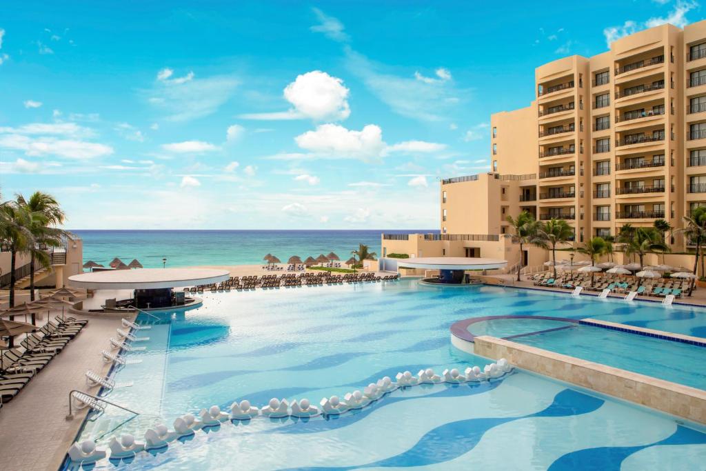 Bazén v ubytování The Royal Sands Resort & Spa nebo v jeho okolí