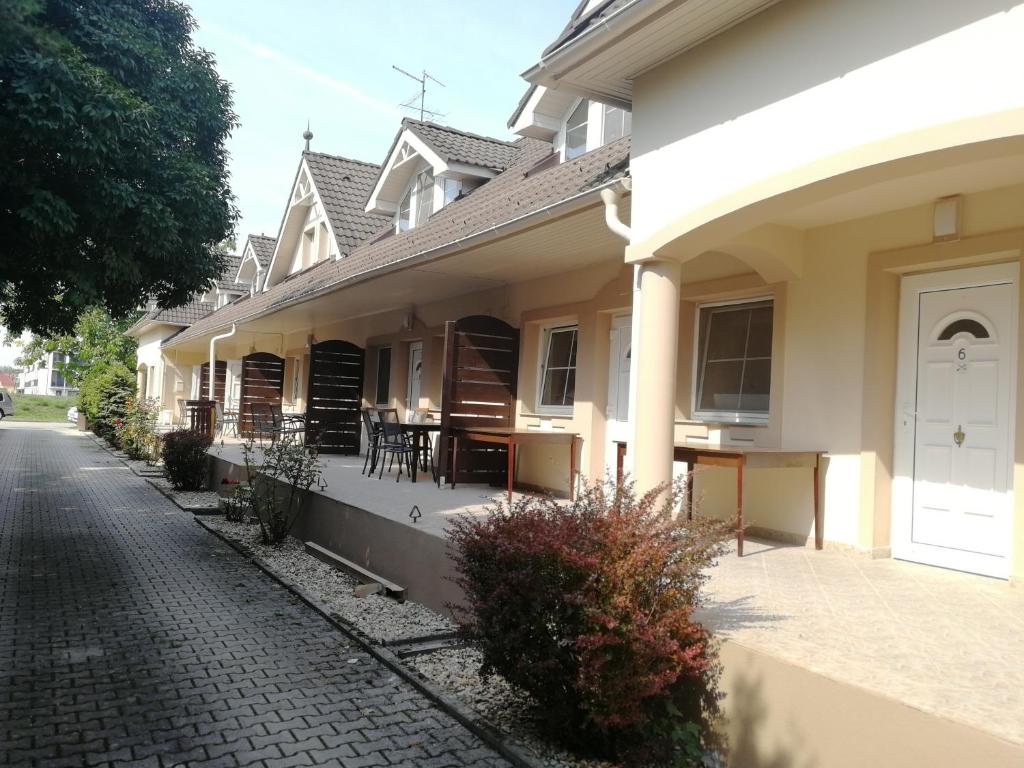 Budova, v ktorej sa apartmán nachádza