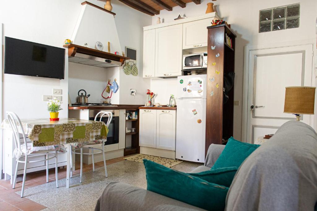 Dapur atau dapur kecil di Casa vacanze al Castello.