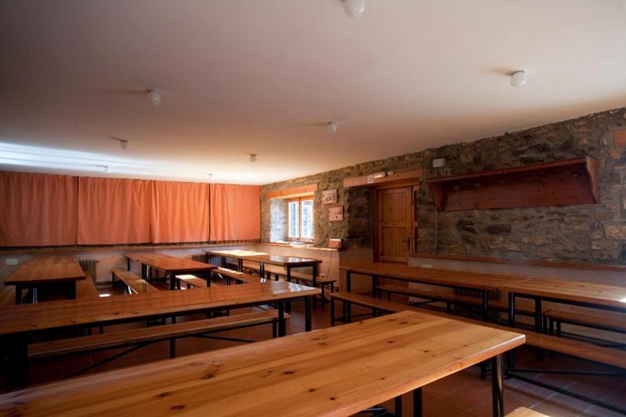 Restaurace v ubytování Alberg-Casa De Colònies Ridolaina