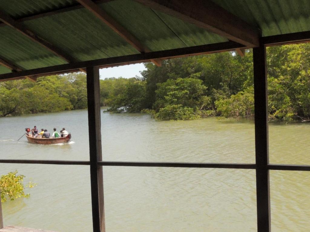  Salinas-Casa em condominio com trapiche
