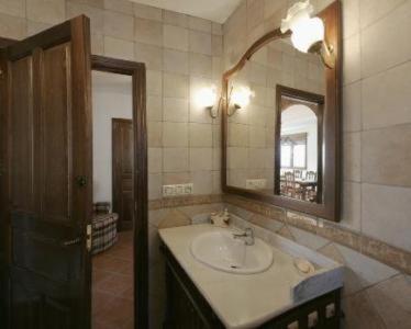 A bathroom at Refugio La Covatilla I,II,III y IV