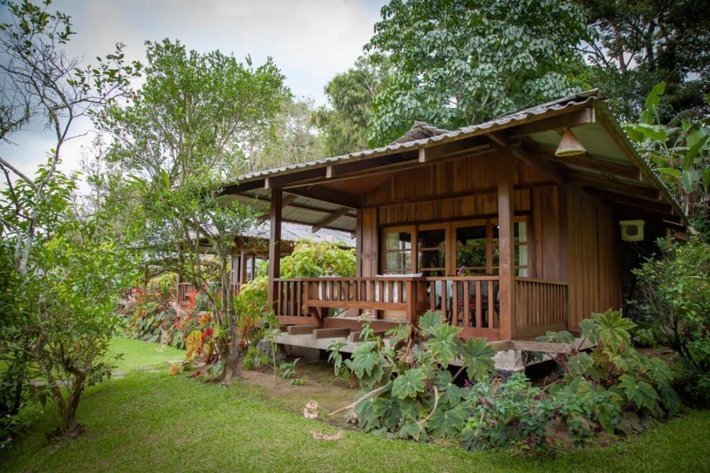 Gallery image of Gardenia Country Inn in Tomohon