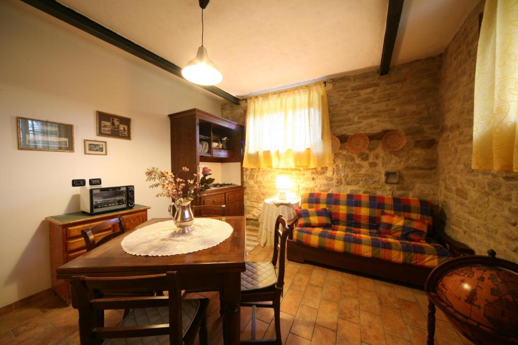 Posedenie v ubytovaní Borgo Di Cortolla
