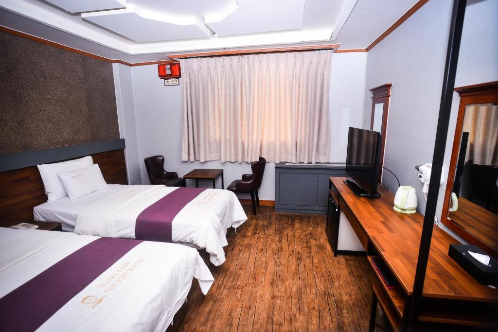 Hotel Noblesse - Family Room