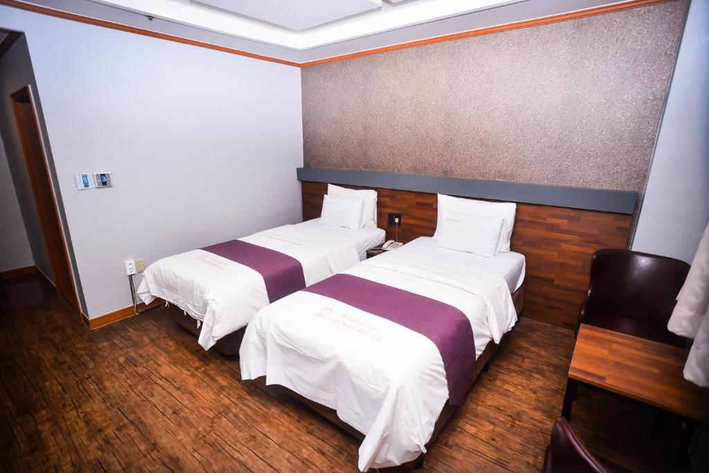 Hotel Noblesse - Standard Twin Room
