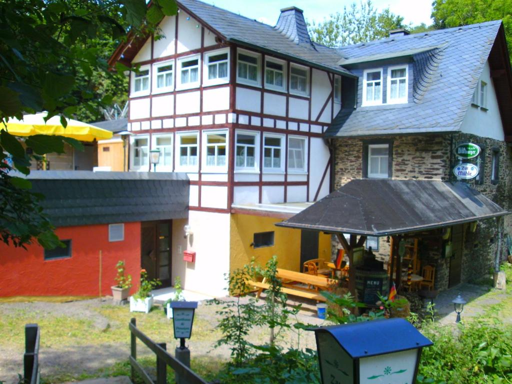 NiederfellにあるPension & Apartments Linkemühleの大家