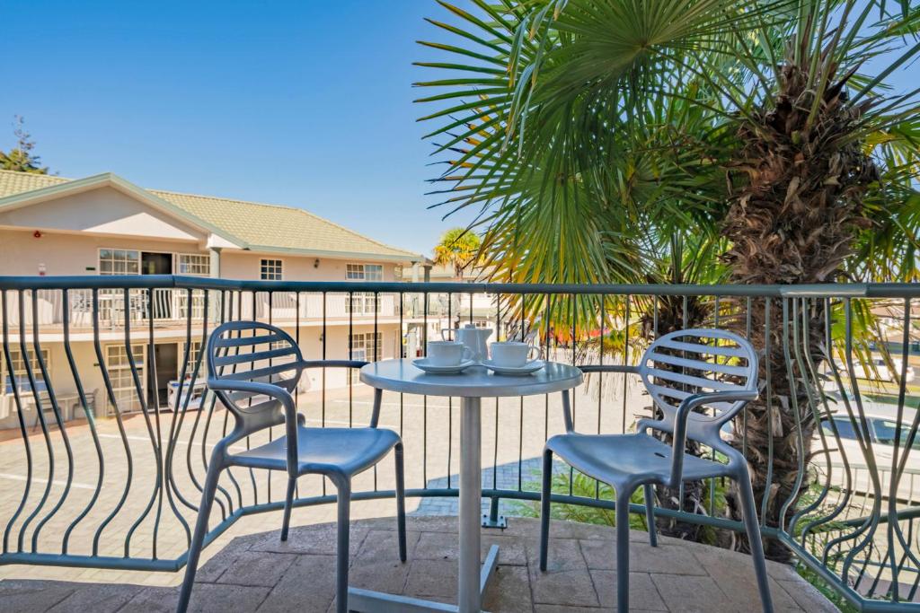 Balkón nebo terasa v ubytování Silver Fern Rotorua Suites & Spa