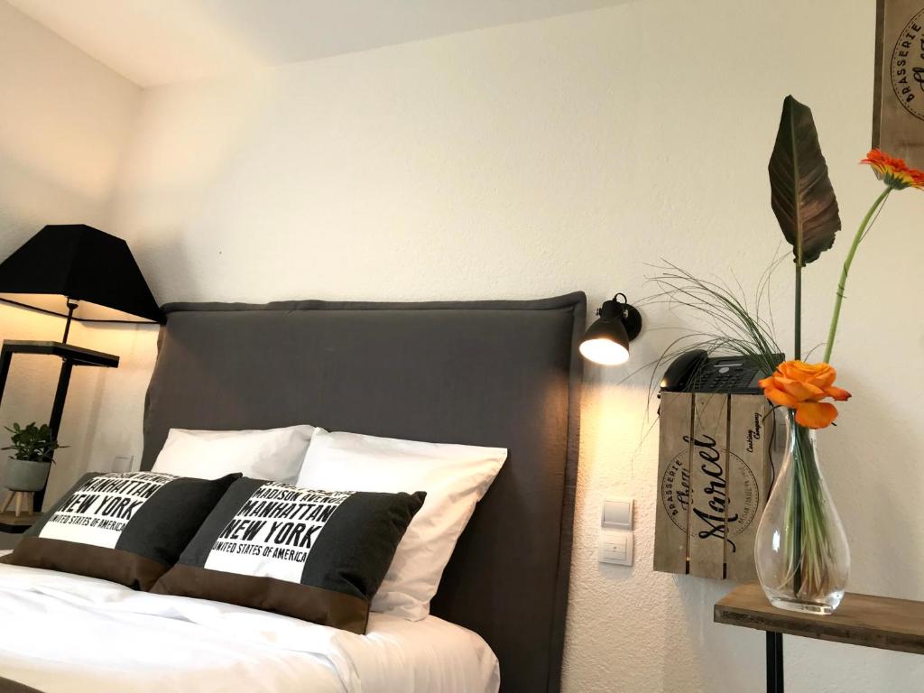 HOSTELLERIE DES BICHONNIERES - Small Double Room