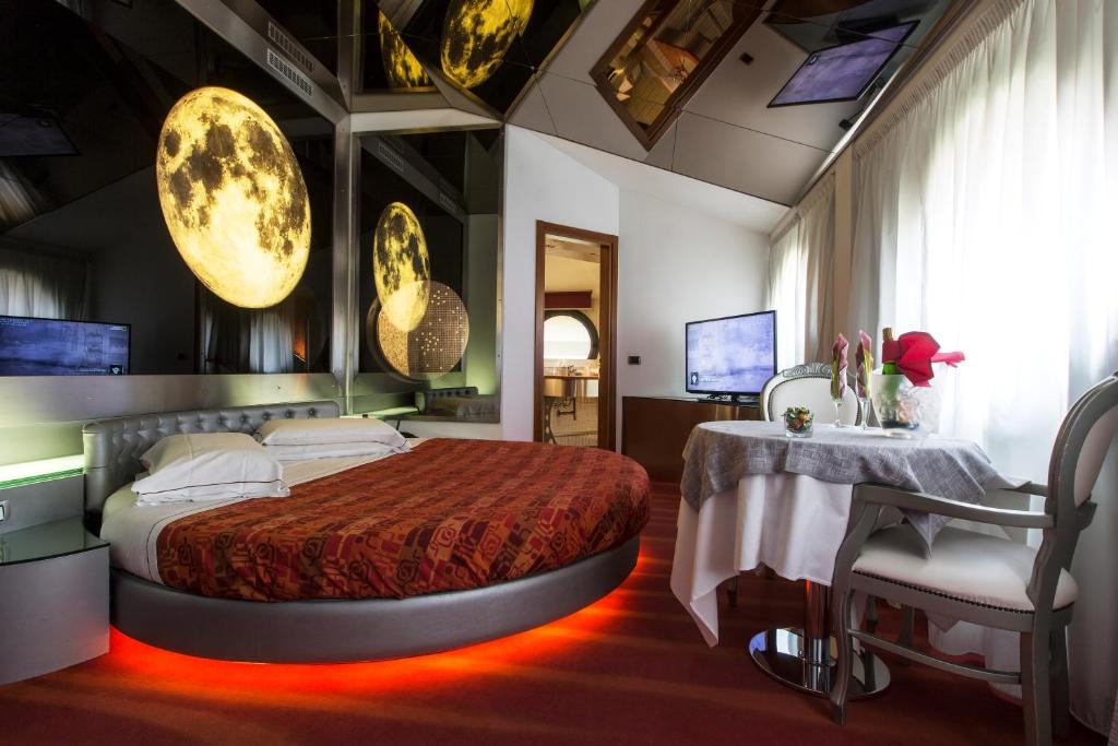 Postel nebo postele na pokoji v ubytování Hotel Motel K