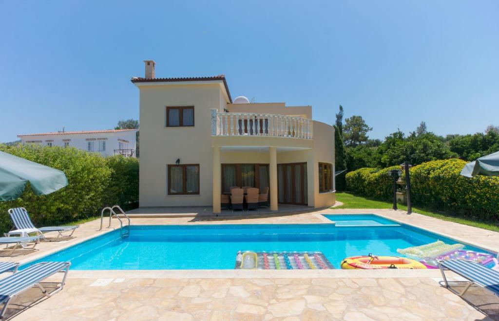 Villa Tsikkos Tria