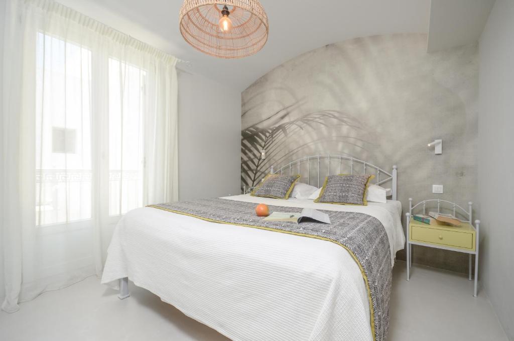 Antony Suites (Adults Only) - 12